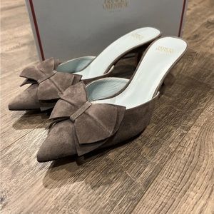 Frances Valentine Gray Elephant Mules Gigisu Size 8